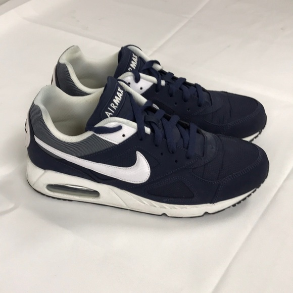 air max size 9 mens